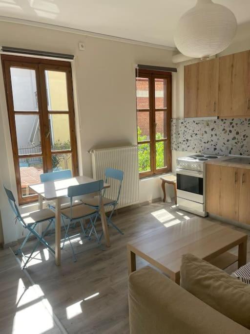 Archontiko Theofilou #2 With Private Parking Space Apartment Tesalonika Bagian luar foto